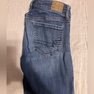American Eagle Skinny Kick Jeans Size 8 short